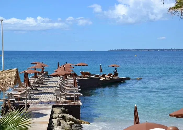 Beau Vu Juan Les Pins 昂蒂布